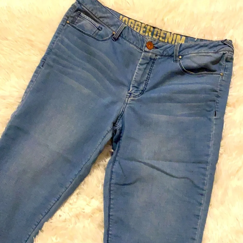 Sound Style Capri Jeans - Picture 2 of 5